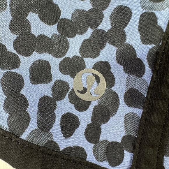 Lululemon Shorts Womens 6 Blue Black Tracker Ace Spot Lullaby Athletic Gym Run - Picture 4 of 10